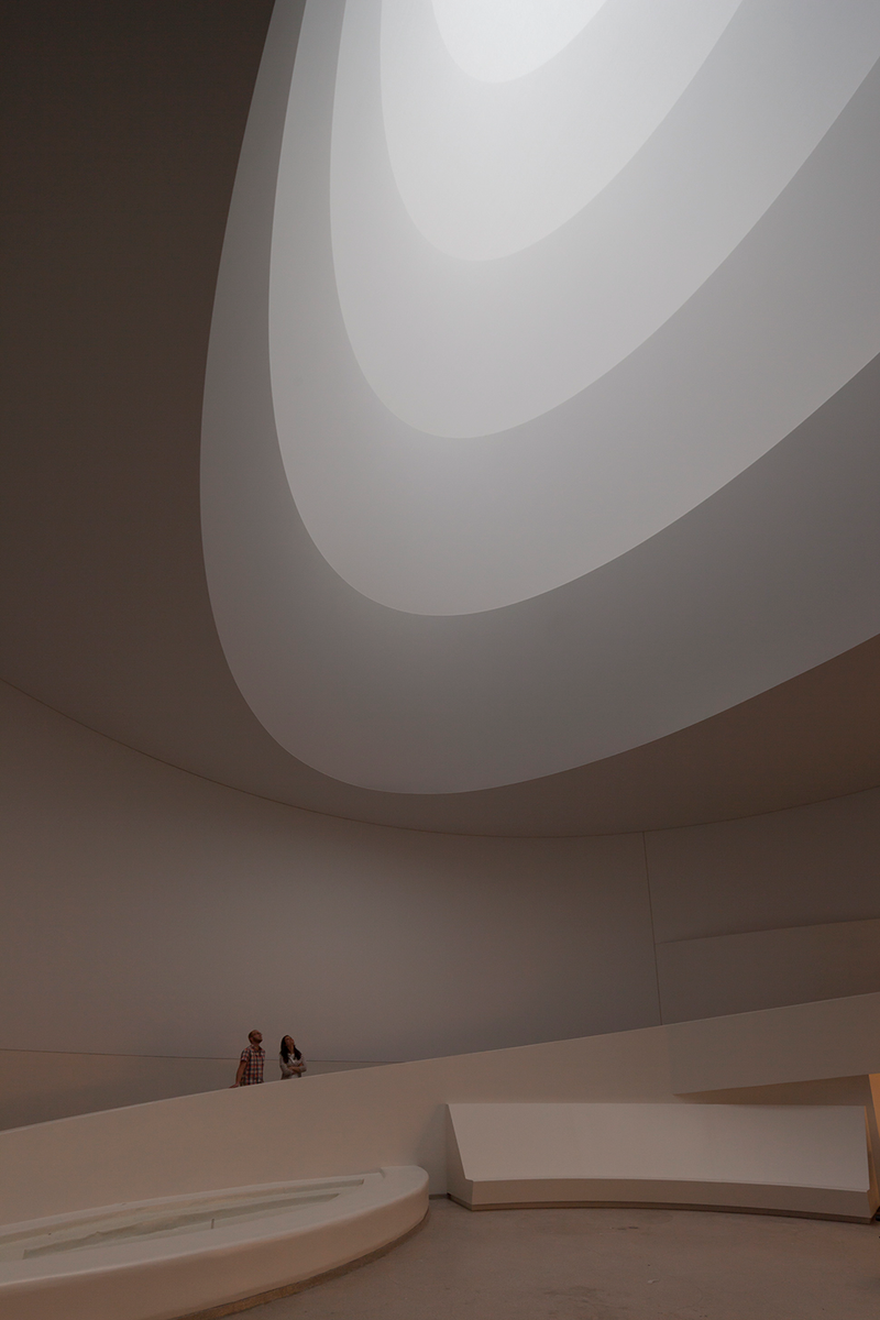 Illustration for article titled Inside the Guggenheim Museum's Glowing, Ambient James Turrell Skylight